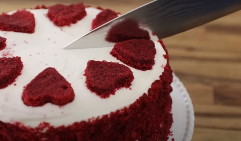 get a bright red color in a red velvet cake